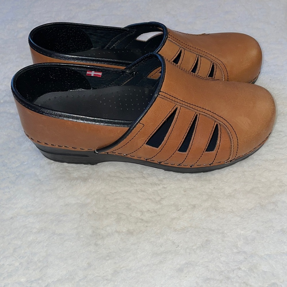 sanita leather clogs